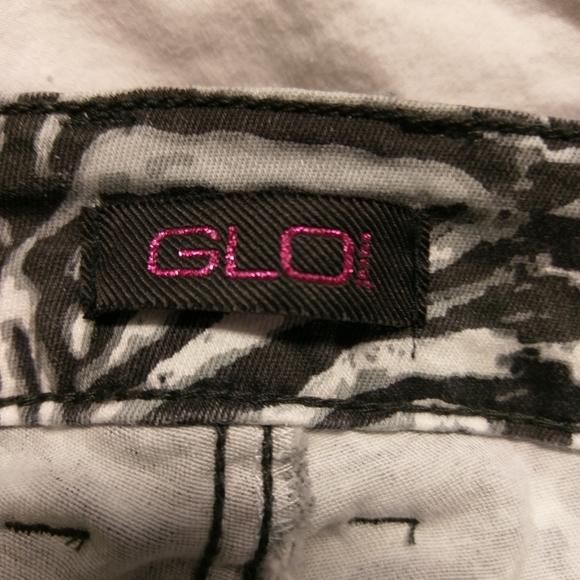 Glo! Adrian Grayscale Animal Print Jean, Ju - Picture 4 of 9